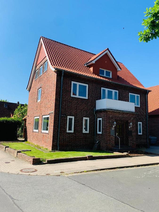Feddersen Living Kernsanierte Ferienwohnungen - Gemuetlich - Netflix - Voll Ausgestattet - Zentral Brunsbuttel Exterior photo